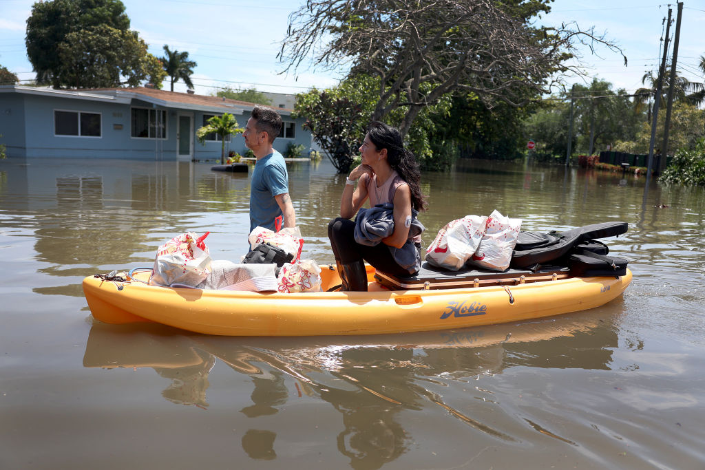 Florida Distribuye Galones De Combustible Para Paliar Escasez