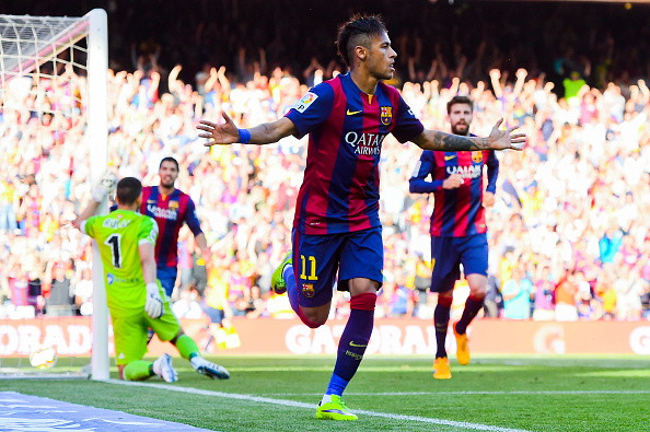 Neymar festeja su gol frente al Real Sociedad, en el Camp Nou, 10 de mayo de 2015. (David Ramos/Getty Images)