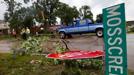 2 muertos por tornado en Arkansas, EE.UU