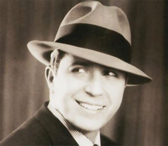 Carlos Gardel fue un cantante, compositor y actor de cine. Es el más conocido representante del género en la historia del tango. Iniciador y máximo exponente del "tango canción", fue uno de los intérpretes más importantes de la música popular mundial en la primera mitad del siglo XX (foto: www.wikipedia.org)