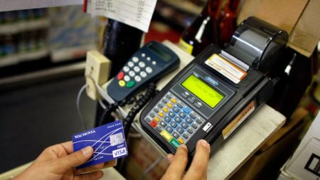 Alerta en Argentina por un nuevo virus que roba los números de tarjetas de crédito