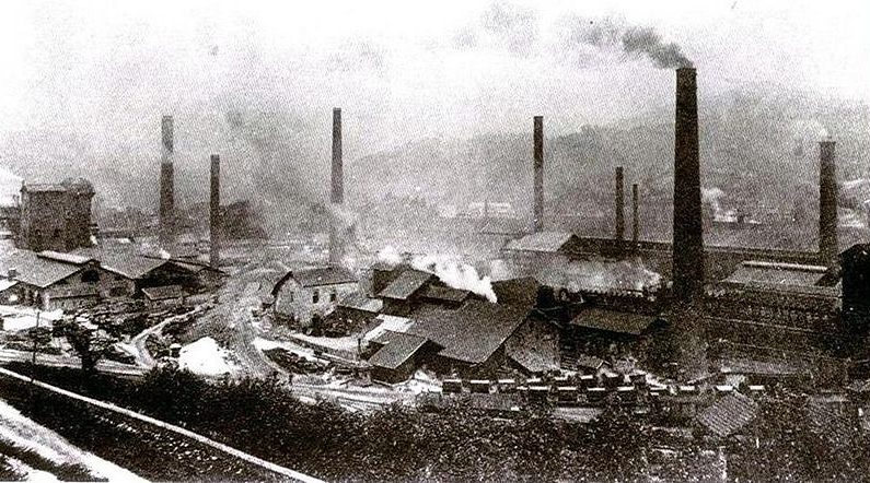 Instalaciones de la Fábrica de La Felguera (Asturias) en la década de 1920. Foto anónima. ( Yandrak/ Wikimedia Commons)