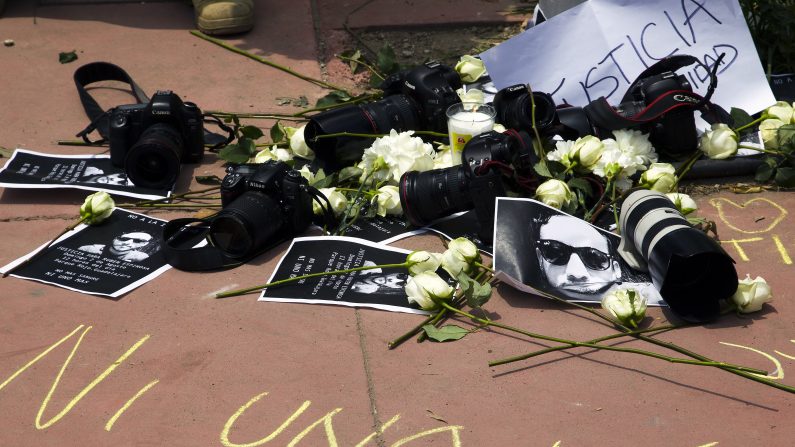 Imagen de una manifestación para exigir justicia en el asesinato del fotoperiodista mexicano Rubén Espinosa. (HECTOR GUERRERO/AFP/Getty Images)