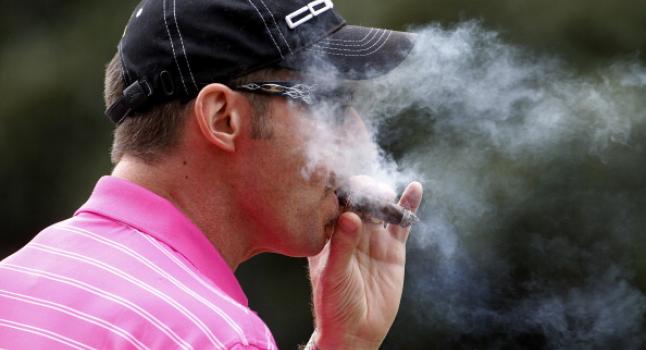 El cigarrillo, uno de los formatos más populares en el consumo de tabaco. (Gerry Melendez/The State/MCT via Getty Images)