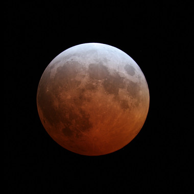 Eclipse de Luna similar al que ocurrirá el próximo 27 de septiembre. (IAA-CSIC)