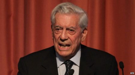 Vargas Llosa alerta sobre «putrefacción» en Venezuela