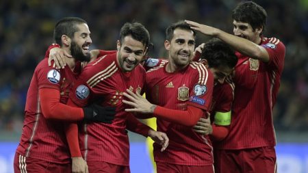 España vence a Ucrania en la clasificación para la Eurocopa 2016