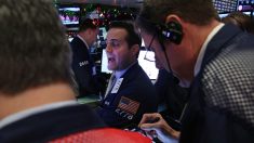 Wall Street abre en baja: Dow Jones -0,67%, Nasdaq -2,07%, petróleo abre a la baja a 33,05 USD por barril NY