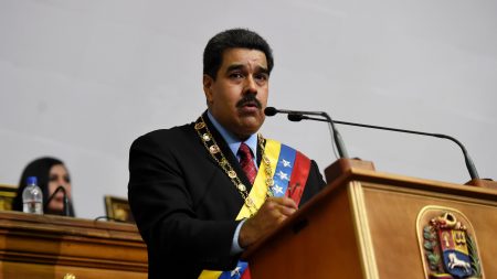 Rechazan emergencia económica de Maduro