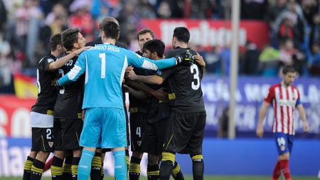 El Atlético Madrid empata en casa y Barcelona se confirma con el liderato