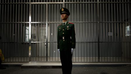 Guardia de prisión china revela sustracción de órganos, atrayendo la censura oficial