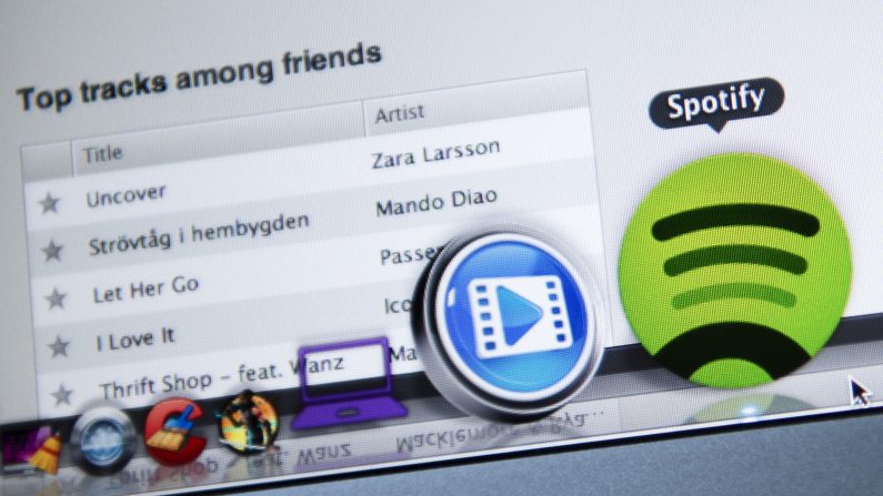Esta foto ilustra el servicio de transmisión de música sueca Spotify el 7 de marzo de 2013 en Estocolmo, Suecia. (JONATHAN NACKSTRAND/AFP/Getty Images)