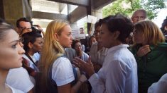 Lilian Tintori y madre de Leopoldo López denuncian malos tratos en cárcel de Ramo Verde