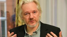 La pareja de Assange y madre de sus hijos rompe el anonimato y pide su libertad condicional
