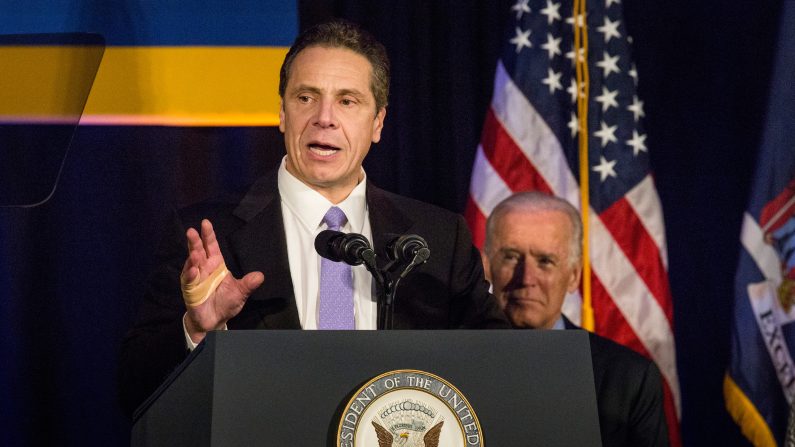 El gobernador de Nueva York, Andrew Cuomo.  (Foto de Andrew Burton/Getty Images)
