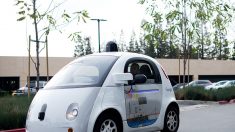 Coche autónomo de Google choca contra un autobús en California