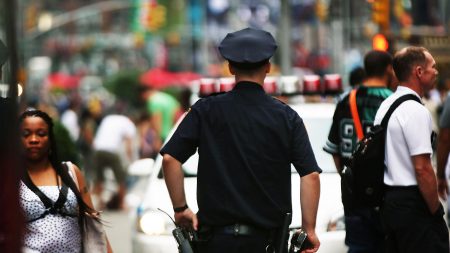 Estado de derecho de la ciudad de NY está en crisis, advierten actuales y antiguos jefes de la NYPD
