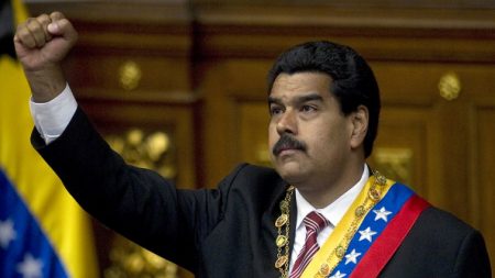 Parlamento venezolano declara a Maduro en abandono del cargo (Videos)