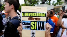 Oposición triplicó en un día cantidad de firmas necesarias para activar revocatorio a Maduro