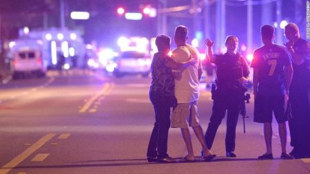 Noticias internacionales de hoy, lo más destacado: 50 muertos en un tiroteo en Orlando