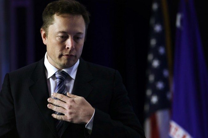Elon Musk llega a la conferencia anual del Banco de Exportaciones e Importaciones (EXIM), el 25 de abril de 2014, en Washington, D.C. (Alex Wong/Getty Images)