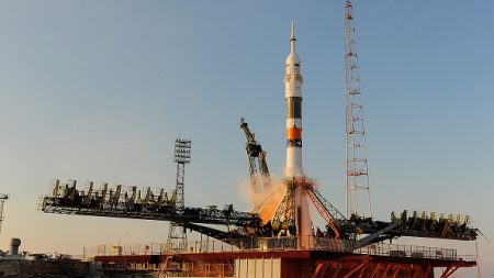 Tres nuevos tripulantes para Estación Espacial a bordo de la nave espacial Soyuz