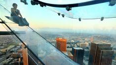 Skylide Los Ángeles, el tobogán más alto del mundo recibió una demanda por negligencia