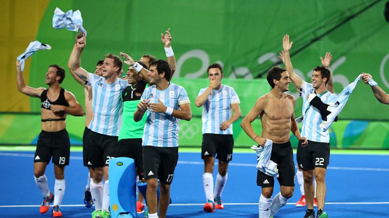 Argentina celebra ganar oro en Hockey masculino en Río 2016. (Foto por Clive Brunskill/Getty Images)