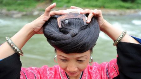 Antigua técnica china para tener el cabello sin canas hasta los 80 años: champú de agua de arroz