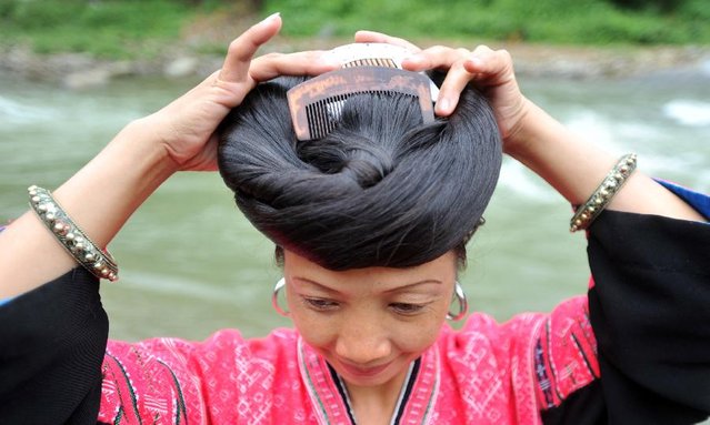 Una mujer Yao con su pelo.