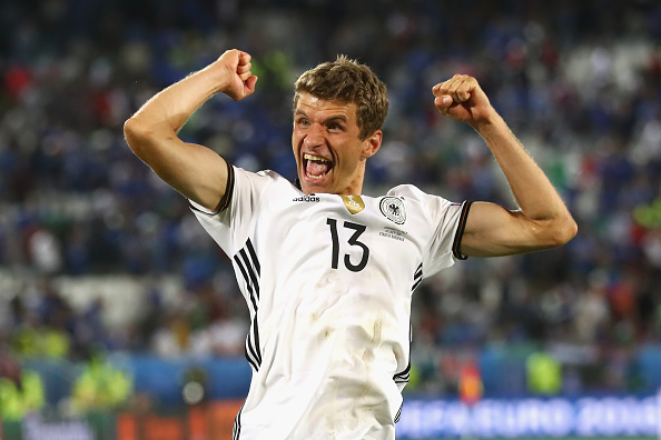 Thomas Mueller de Alemania celebra la victoria. (Foto: Alexander Hassenstein/Getty Images)