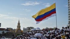 Colombianos votan sí o no por el plebiscito