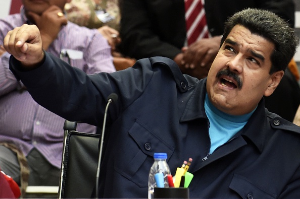 Maduro dijo que pidió al ministro de Petróleo consultar la posibilidad de tomar acción legal contra JPMorgan Chase. (Foto: JUAN BARRETO/AFP/Getty Images)