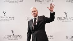 Michael Douglas se disculpa con Val Kilmer por afirmar que padecía cáncer