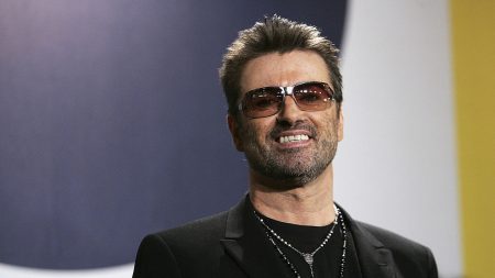 George Michael dejó material inédito de tres álbumes, según medios británicos