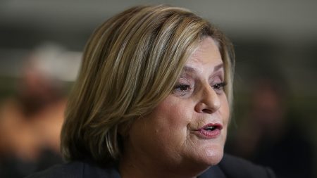 Ros-Lehtinen critica a congresistas estadounidenses que viajan a Cuba