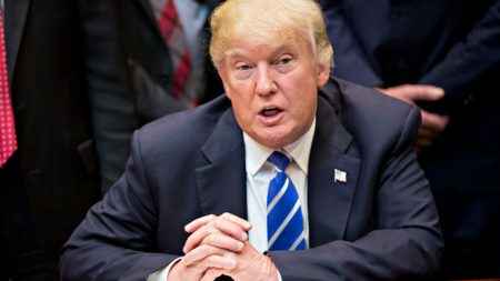 Trump firmará decreto para cambiar programa de visas H1B