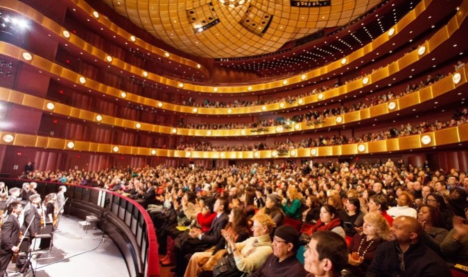 Shen Yun Performing Arts en Nueva York en el Lincoln Center, el 13 de enero del 2016. (Larry Dye/La Gran Época)
