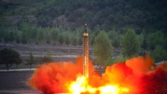 Nuevo misil probado por Corea del Norte sería capaz de transportar una ojiva nuclear