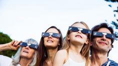 Eclipse solar en EE.UU. genera gran demanda de gafas protectoras