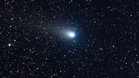 Cometa con atmósfera de la mitad del tamaño del Sol podría verse a simple vista en abril