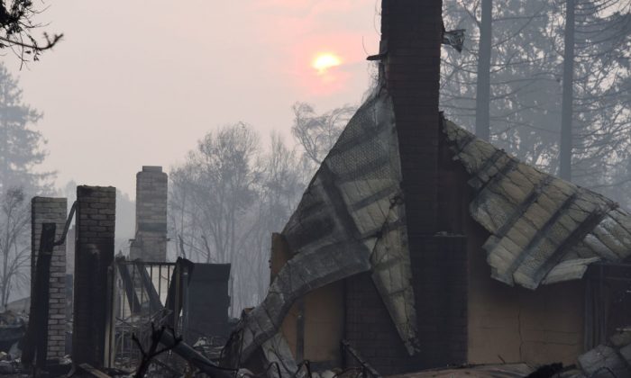 Casas destruidas por incendios forestales en Santa Rosa, California, el 11 de octubre de 2017. (Robyn Beck/AFP/Getty Images)