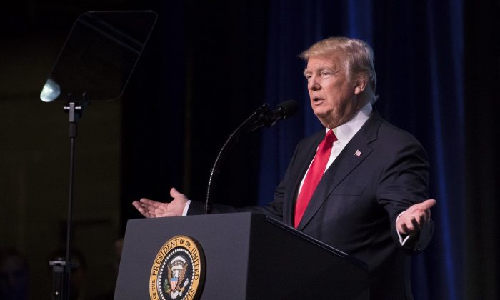 El presidente de EE. UU. Donald Trump en la 99 Convención anual de la Oficina de Granjas Americana en Nashville, Tennessee., el 8 de enero de 2018.(Samira Bouaou/The Epoch Times)