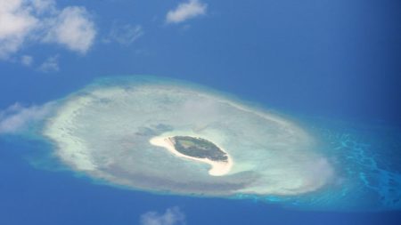 China construyó un centro de inteligencia en aguas disputadas del Mar Meridional de China, según Think Tank