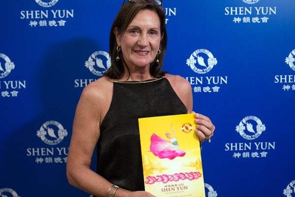 Con Shen Yun se sintió “espiritualmente plena”, dice asesora cultural de Buenos Aires