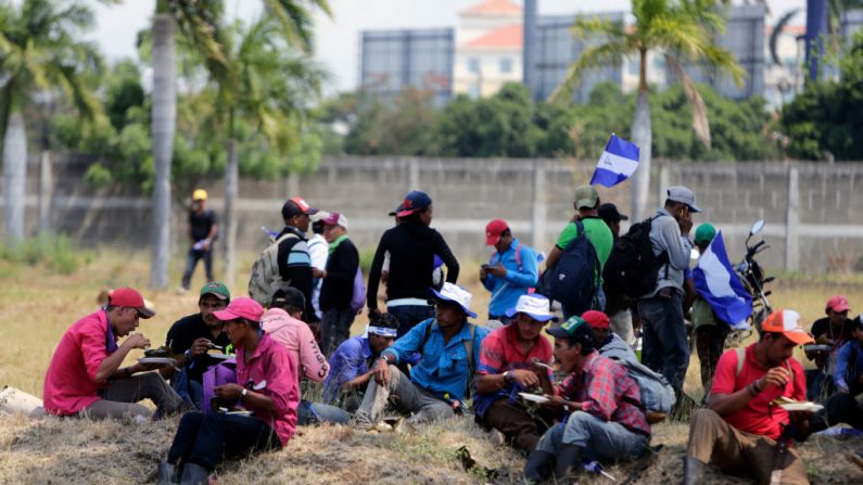 Estudiantes universitarios a la vanguardia de los disturbios antigubernamentales en Nicaragua. (Foto de INTI OCON / AFP) (El crédito de la foto debe leer INTI OCON/AFP/Getty Images)