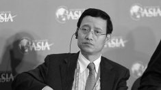 Ex jefe del conglomerado de seguros propiedad del estado chino fue juzgado en un tribunal por soborno
