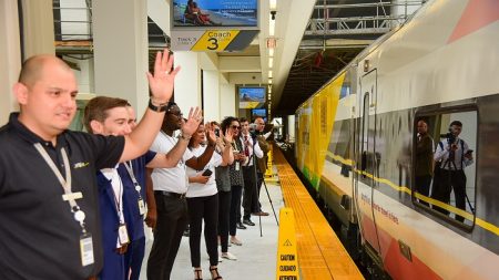 Inauguran en Miami la estación del servicio ferroviario de alta velocidad