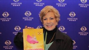 “Es la 3ª vez que vengo a Shen Yun ¡Y me encanta!”, dice la famosa conductora de TV Maxine Woodside