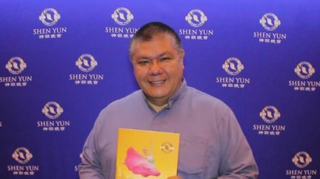 El periodista Miguel de La Cruz se sintió conectado con la energía y espiritualidad de Shen Yun